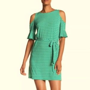 Donna Morgan 3/4 Bell Sleeve Cold Shoulder A-line Dress NWT, size 6